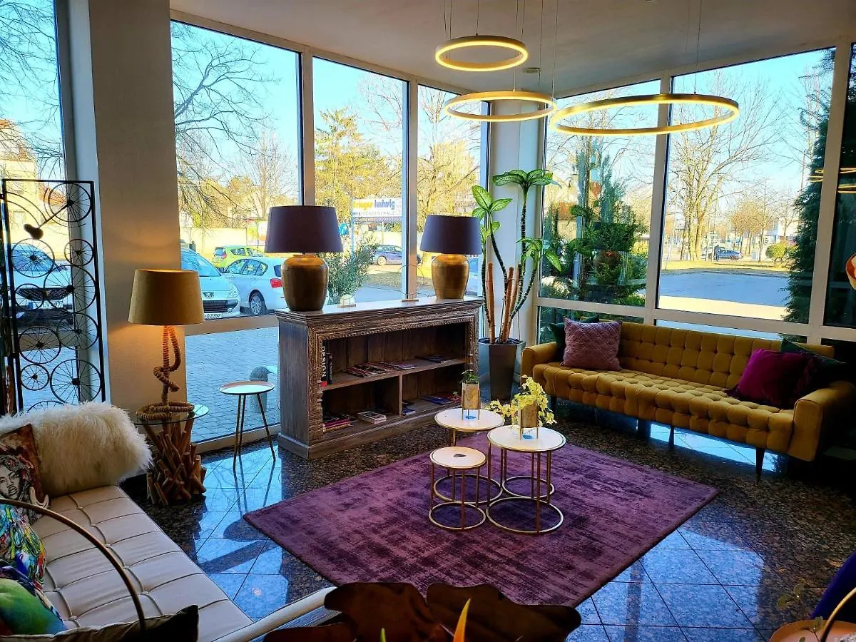 Qu Hotel Augsburg 4*,